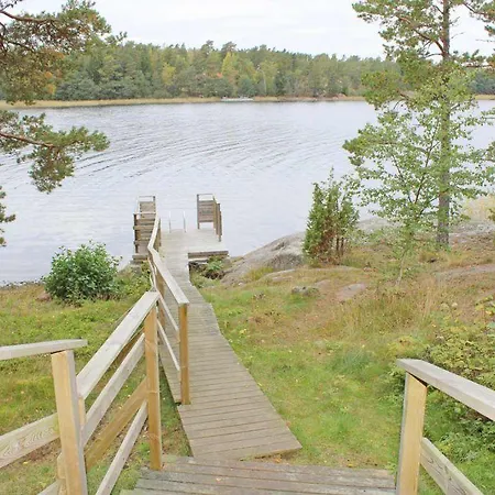 Svinoe Stugby 3*