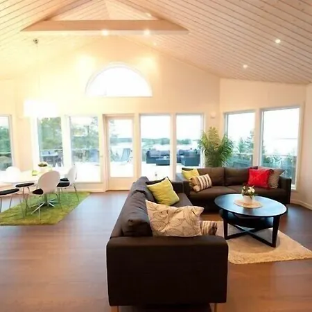 Ξενοδοχείο Svinoe Stugby Lumparland